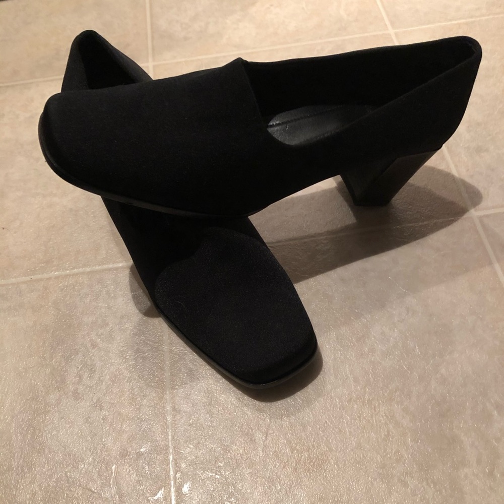 Easy Spirit pumps